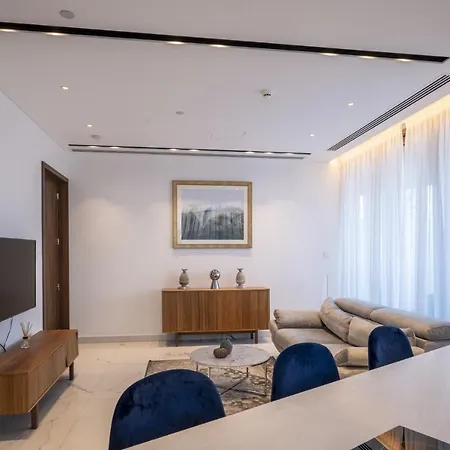 360 - 1 Bedroom Luxurious * Nikozja