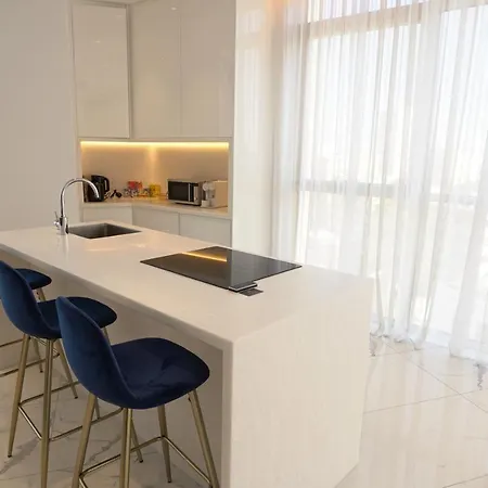 360 - 1 Bedroom Luxurious * Nicosia