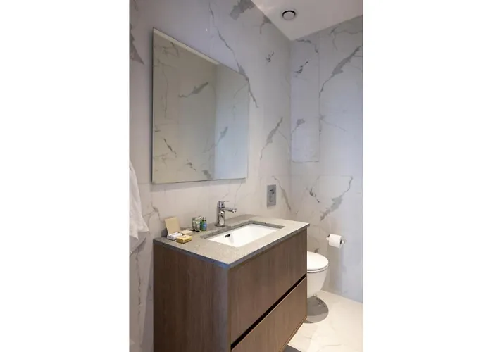 360 - 1 Bedroom Luxurious شقة *